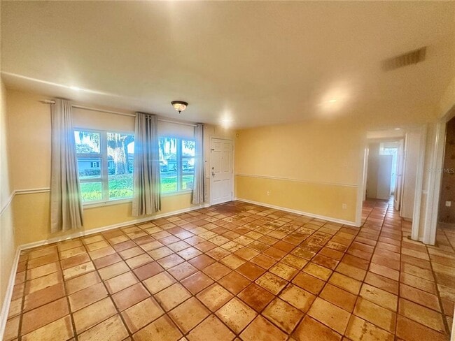 Building Photo - 1105 N Lake Otis Dr SE