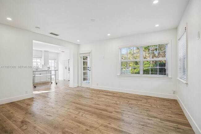 Building Photo - 3002 Segovia St