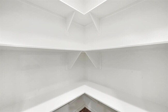 Building Photo - 4351 Stuebner Hl Dr