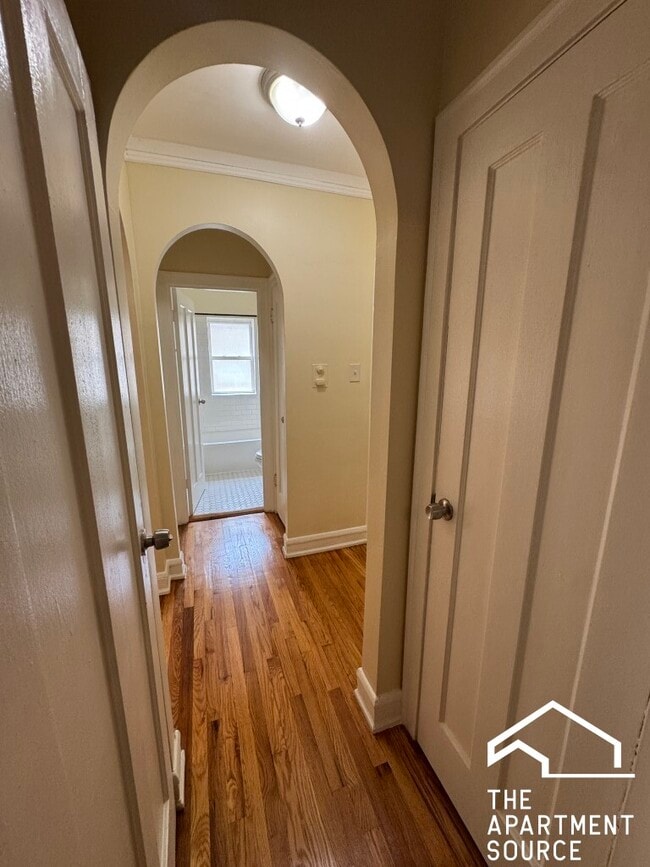 Building Photo - 6214 N Mozart St