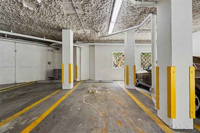 Building Photo - 731 Crandon Blvd