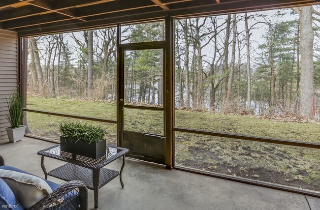 Building Photo - 3235 Soft Water Lake Dr NE