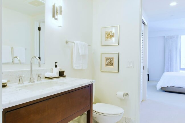 Building Photo - 223 Saratoga Rd