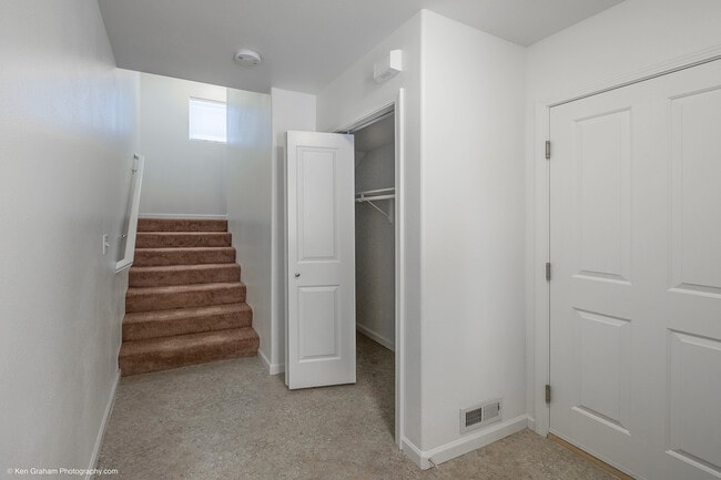 Building Photo - 2013 Salmonberry Pl