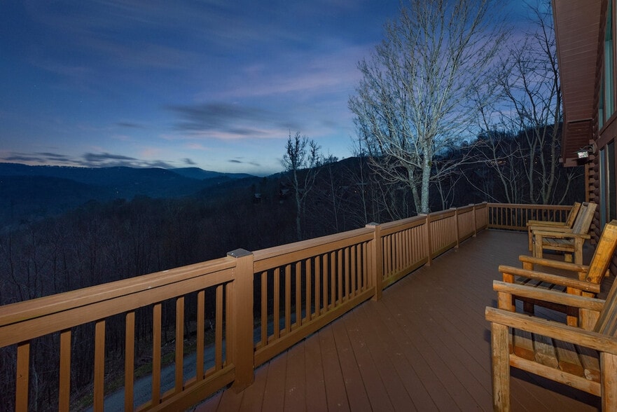 Building Photo - 70 Summit Way