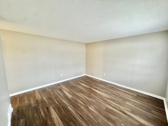 Building Photo - 3940 Schoolfield Rd