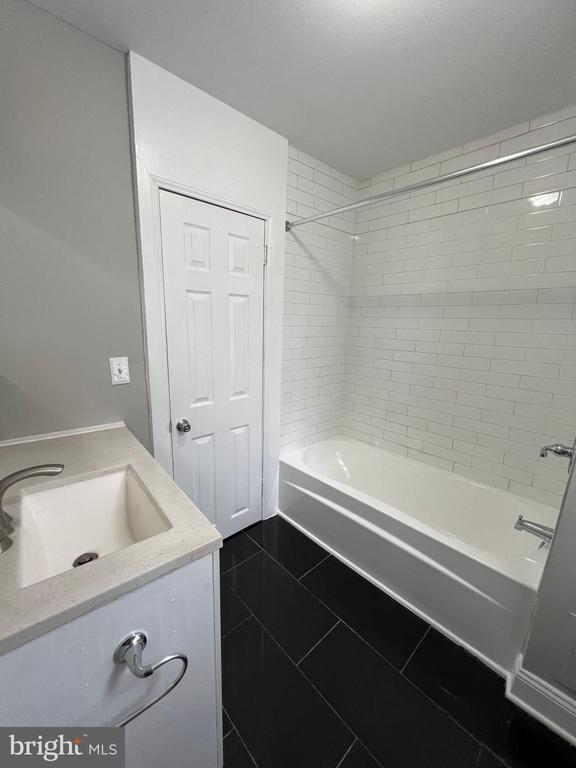 Building Photo - 1812 Rutland Ave