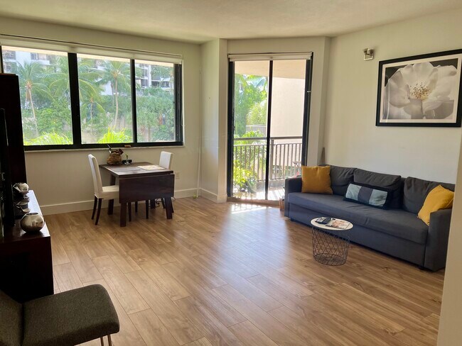 Building Photo - 540 Brickell Key Dr