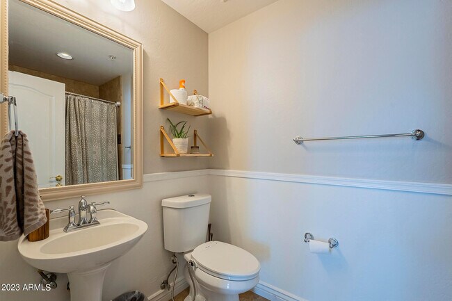 Building Photo - 10875 N 118th Way