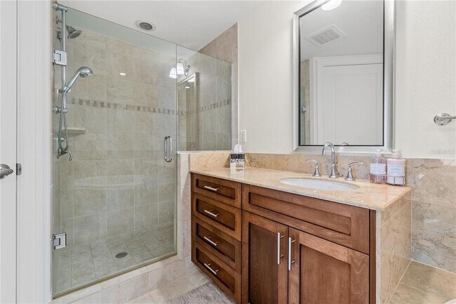 Building Photo - 331 Cleveland St