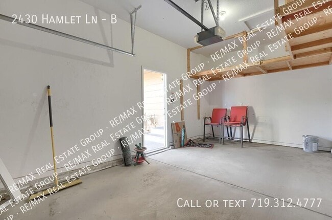 Building Photo - 2430 Hamlet Ln