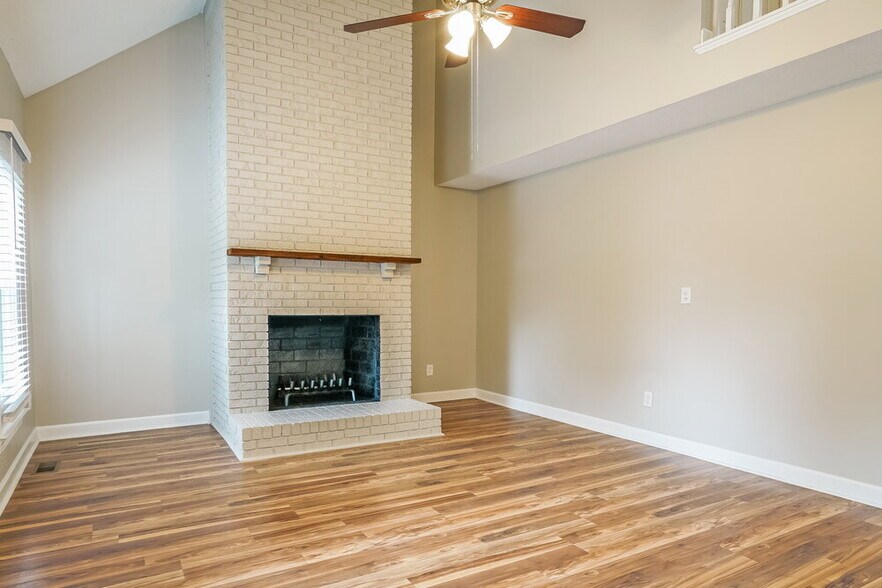 Building Photo - 6133 River Landings Dr