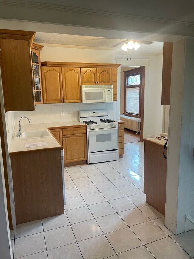 Building Photo - Minneapolis Duplex for Rent