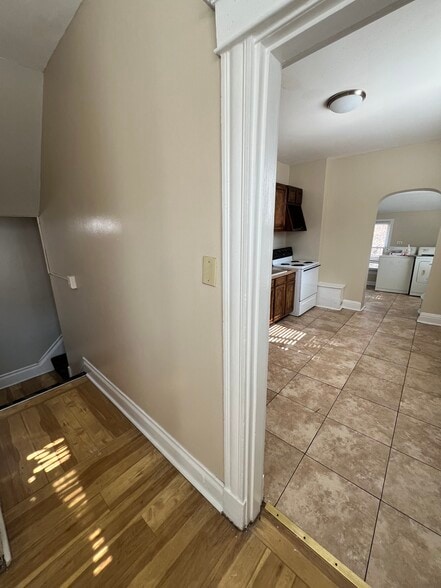 Kitchen - 5108 Silver St