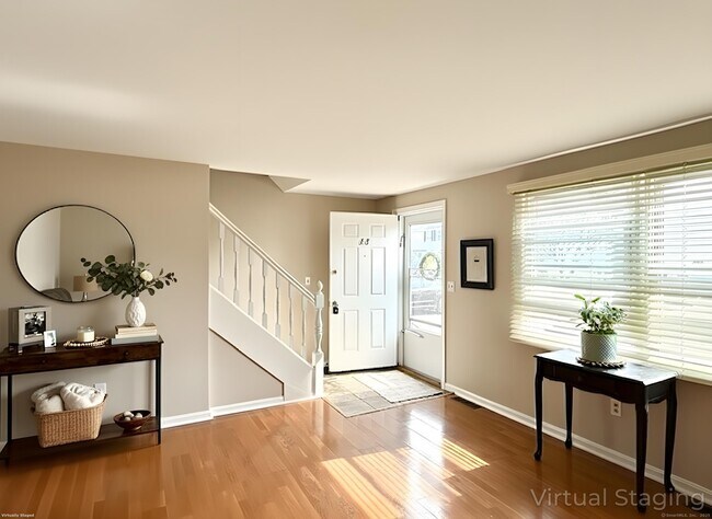 Building Photo - 13 Garland Dr