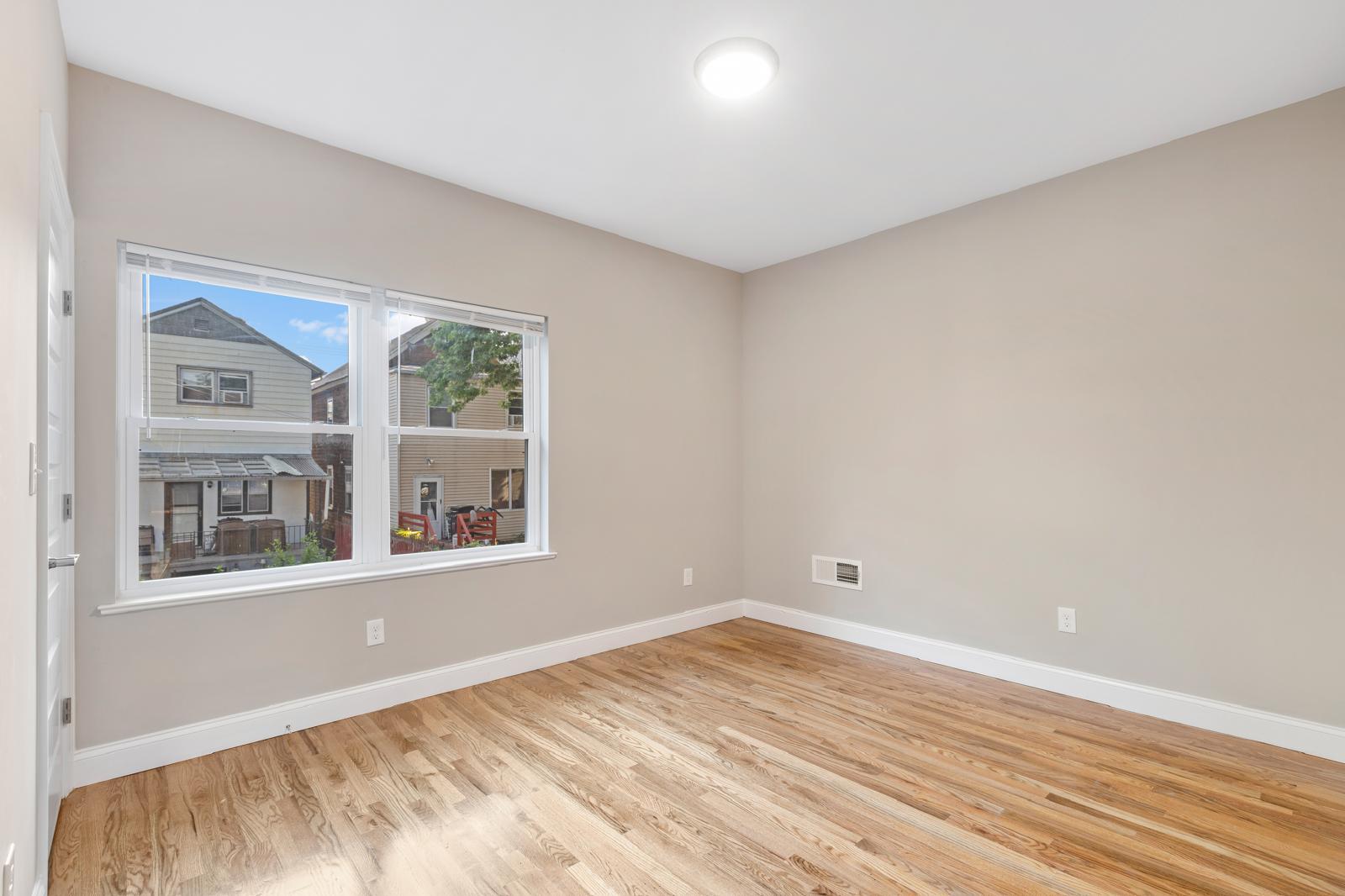 Master Bedroom - 68 W 52nd St