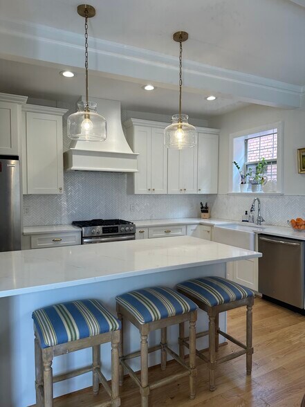 Building Photo - 1711 35th St NW