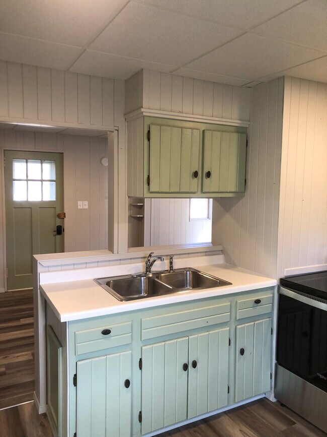 Building Photo - 524-512 12th St SW