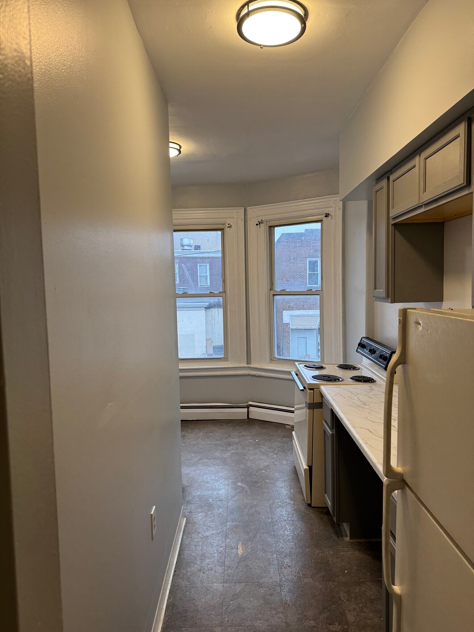 Building Photo - 559 N 63rd St