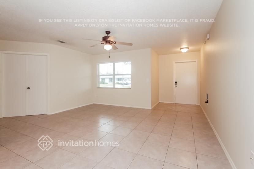 Building Photo - 3308 Cambridge Dr W