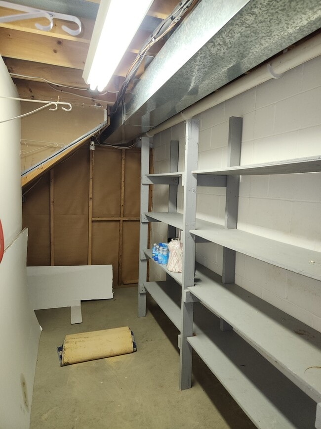 Building Photo - 667 Winesap Cir