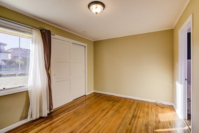 Building Photo - 13 Hermosa Ln