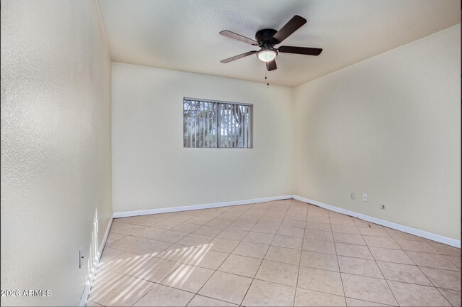 Building Photo - 932 E Concorda Dr