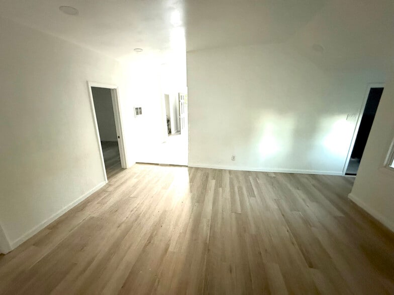 Building Photo - 580 Tuckahoe Rd