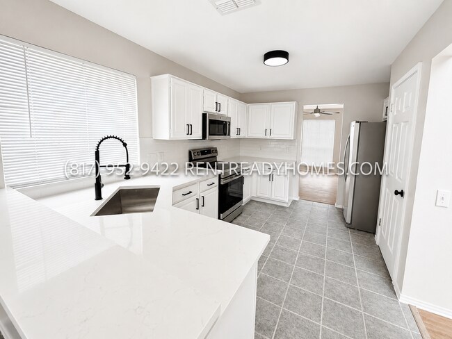 Building Photo - 3405 Plantation Ln