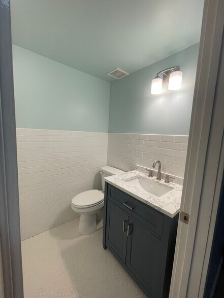 Bathroom - 29 S State St