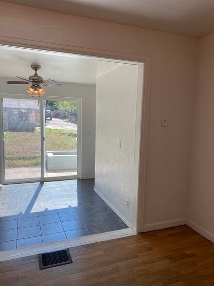bonus room, back door - 944 E 5th Ave