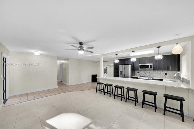 Building Photo - 1610 SW 30th Pl