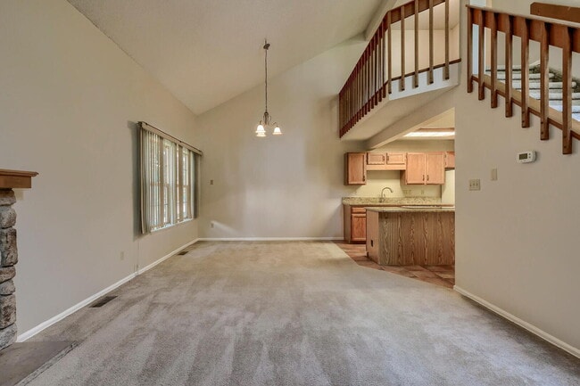 Building Photo - Comfortable 2BR + Loft Home — Close to For...