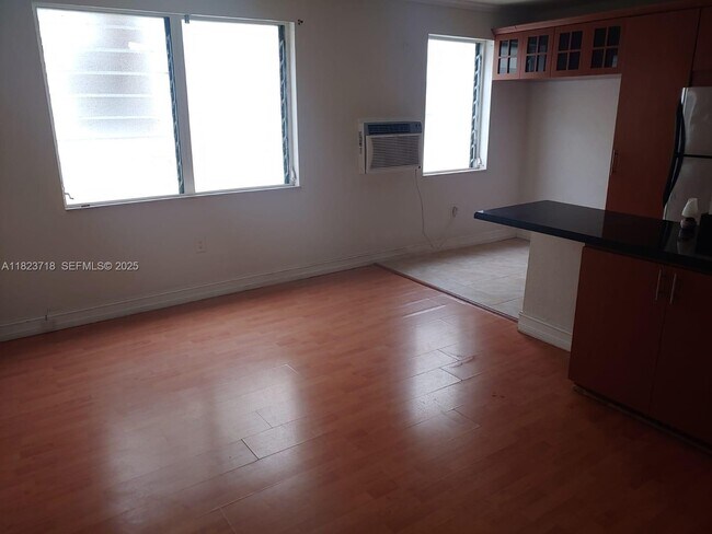 Building Photo - 7928 Harding Ave