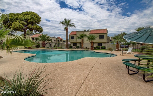 Building Photo - 4764 W Palo Verde Dr
