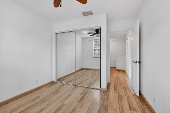 Building Photo - 6671 Via Regina