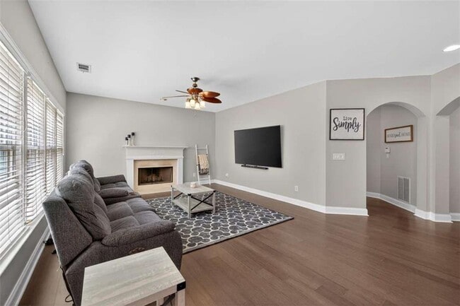 Building Photo - 7819 Brass Lantern Dr