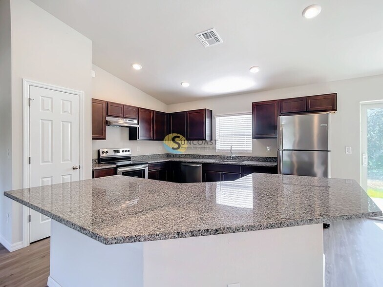 Building Photo - 14832 SW 47th Ct