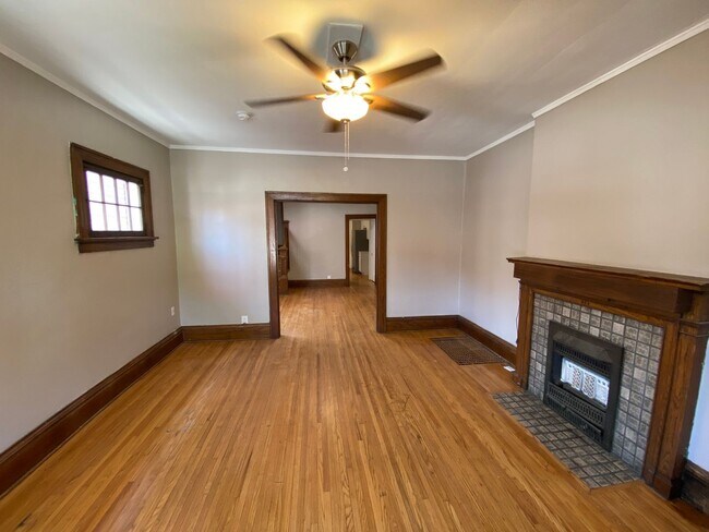 Building Photo - 2211 Neil Ave