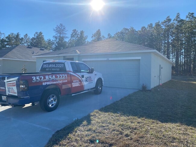 Building Photo - Desirable Lake Diamond Subdivision 3/2/2 **Won't Last**