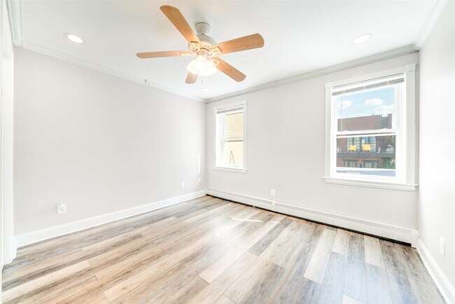 Building Photo - 369 3rd St