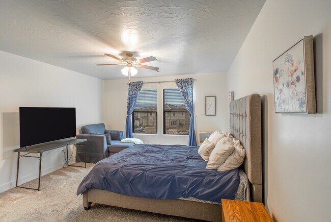 Main Bedroom - 6119 S Zelda Dr