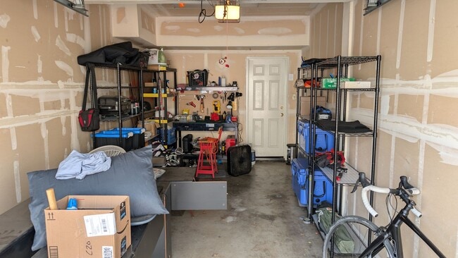 Building Photo - WELCOME HOME! Available 2 Bedroom 2 Bath Located in Elk Grove! Contact us today!!!