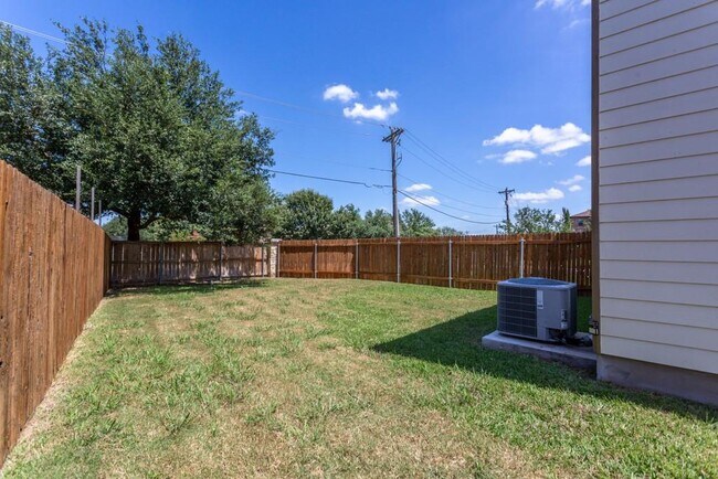 Building Photo - 2302 McCook Dr
