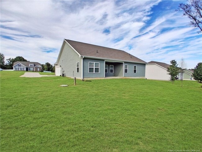 Building Photo - 142 Planters Ln