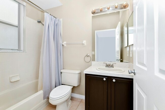 Building Photo - 3449 Foxcroft Cir
