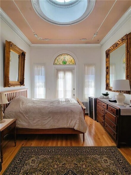 Building Photo - 92 Pelham St