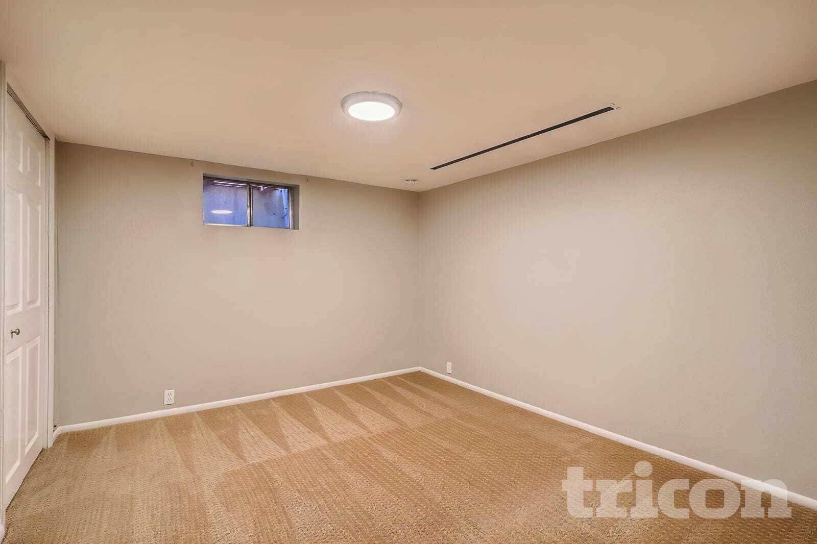 Building Photo - 4662 S Badger Ct