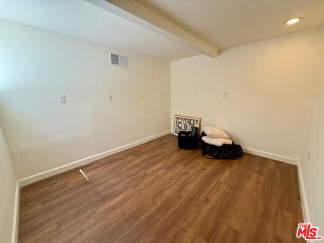 Building Photo - 2103 Holmby Ave