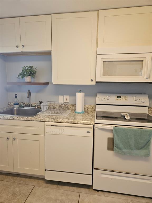 Building Photo - 373 Majesty Dr